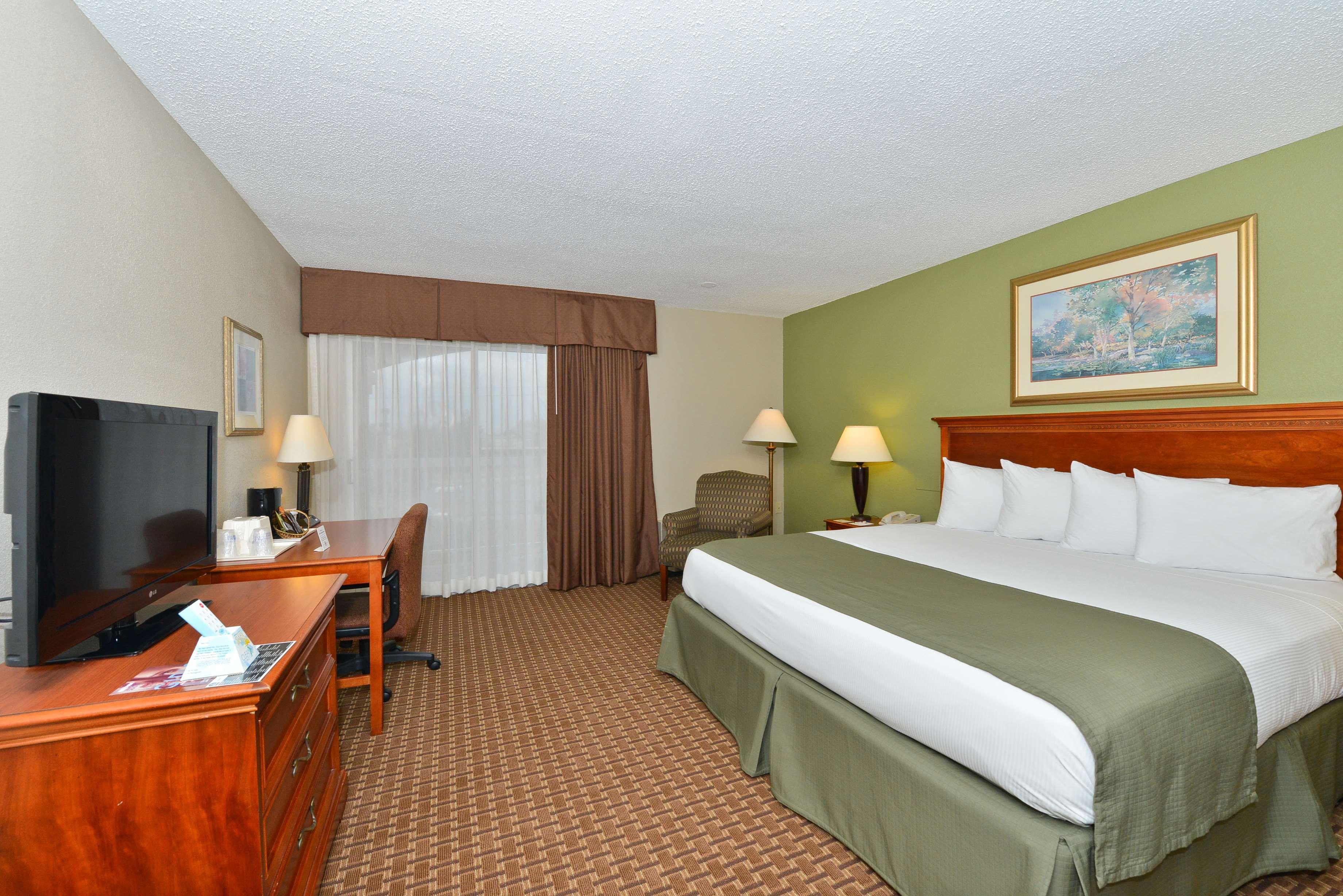 Surestay Plus Hotel By Best Western Raleigh North Downtown Exterior foto