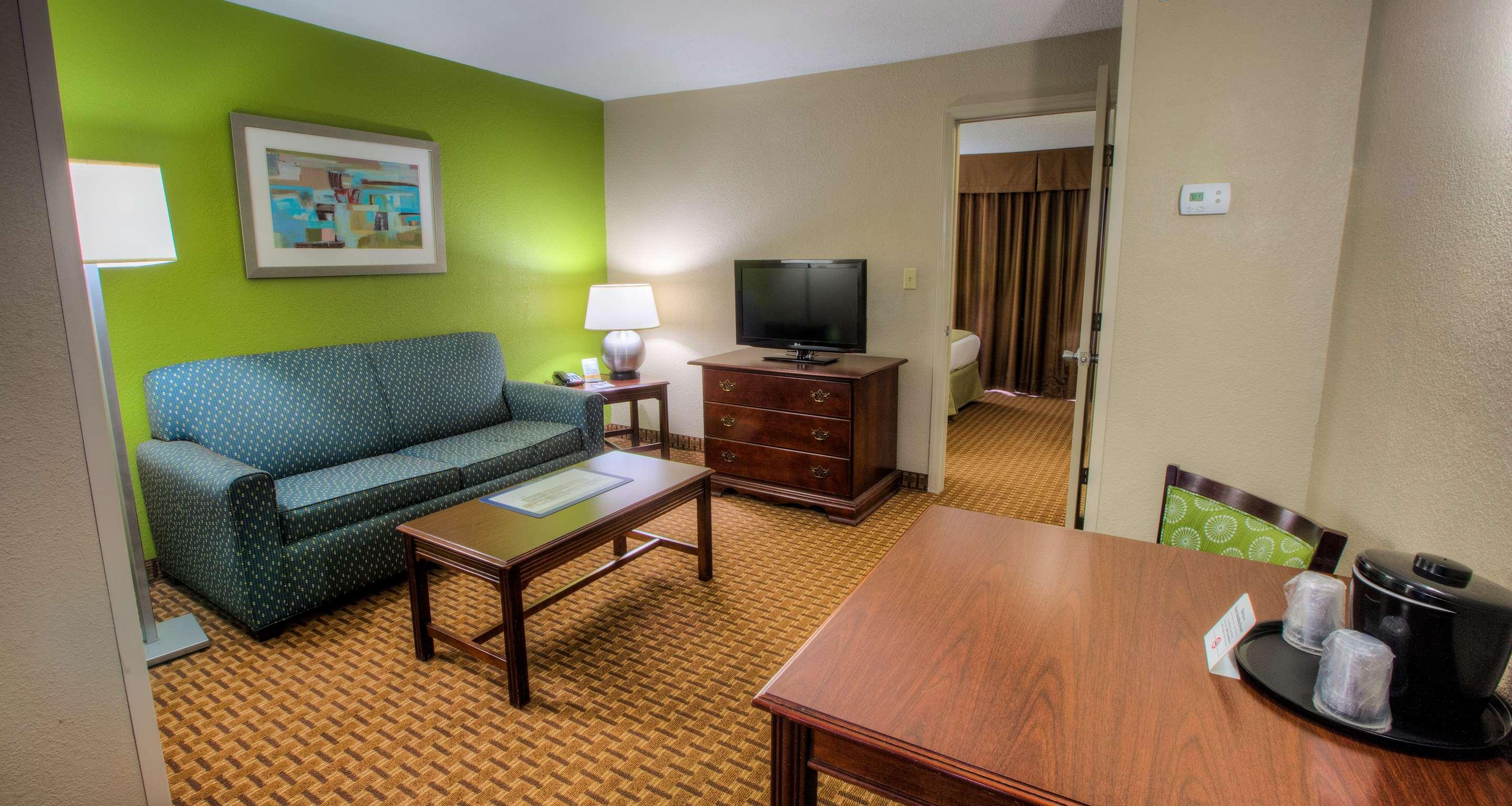 Surestay Plus Hotel By Best Western Raleigh North Downtown Exterior foto