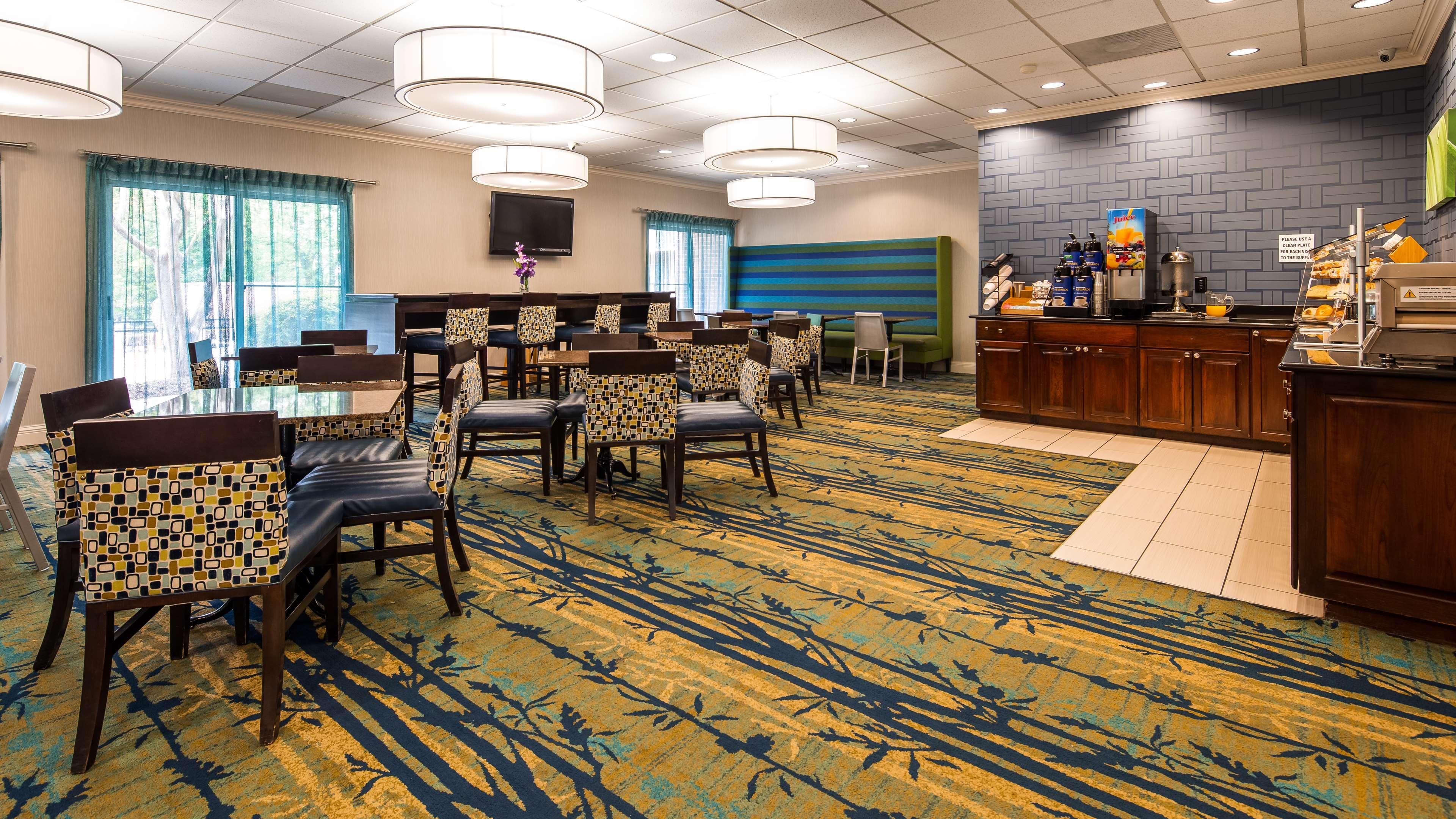 Surestay Plus Hotel By Best Western Raleigh North Downtown Exterior foto